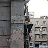 Ritorniamo a questo punto su via Crispi, l� dove tra muri scrostati incrocia via Malta...